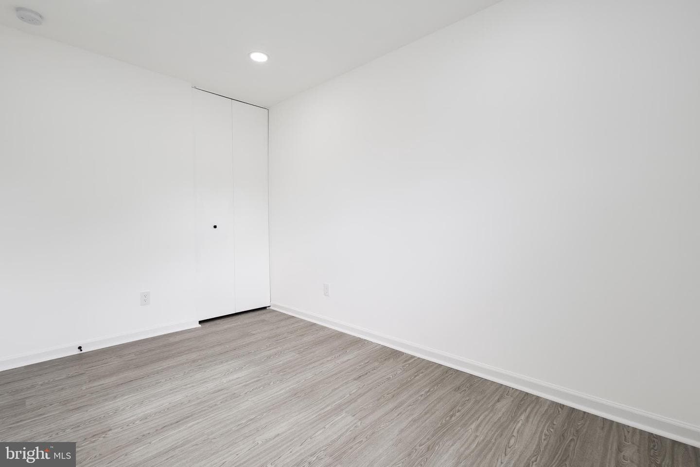 7819 Dellwood Avenue photo 35