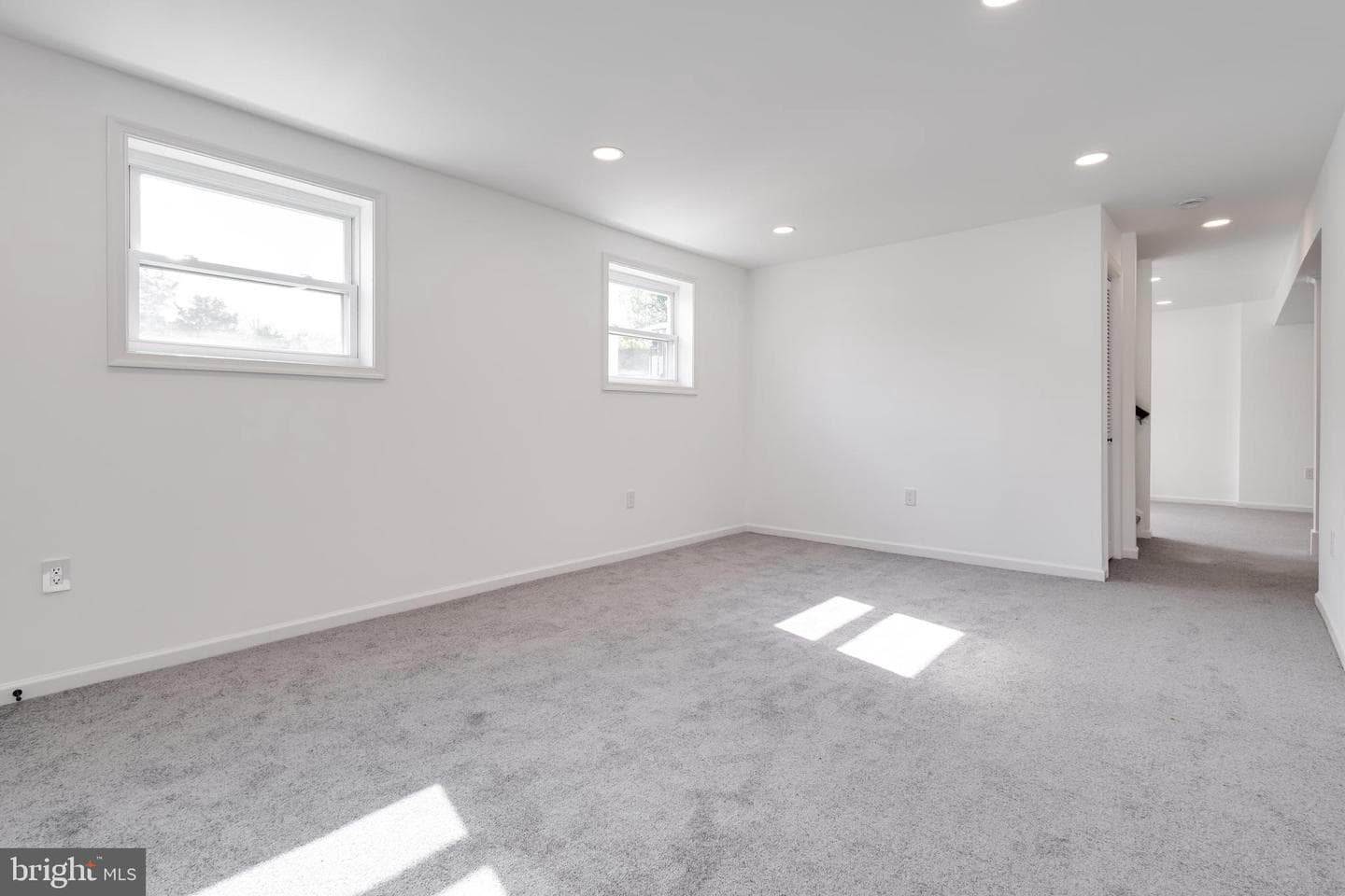 7819 Dellwood Avenue photo 43