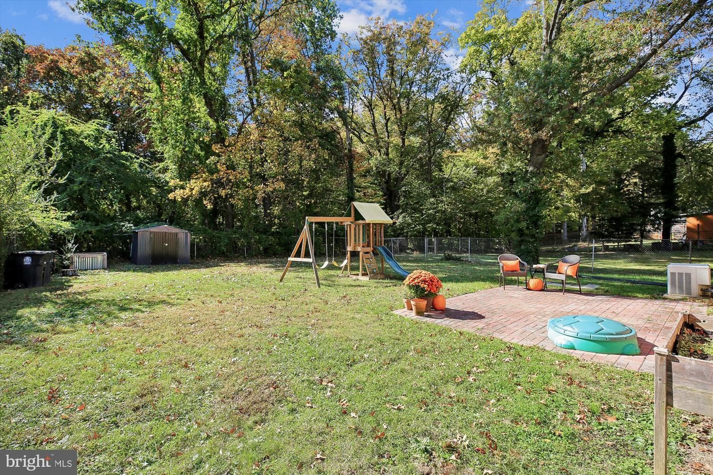 1505 Drexel Street photo 36