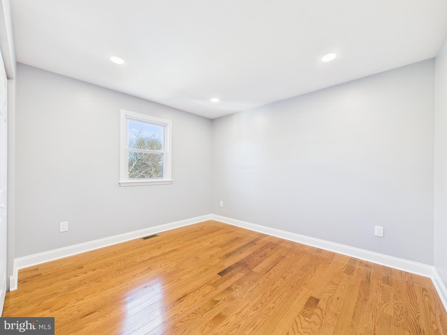 5010 Pierce Avenue photo 32