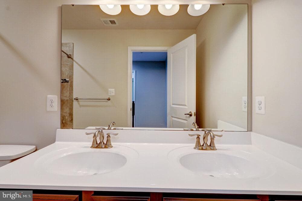 13708 Camelot Field Court photo 25