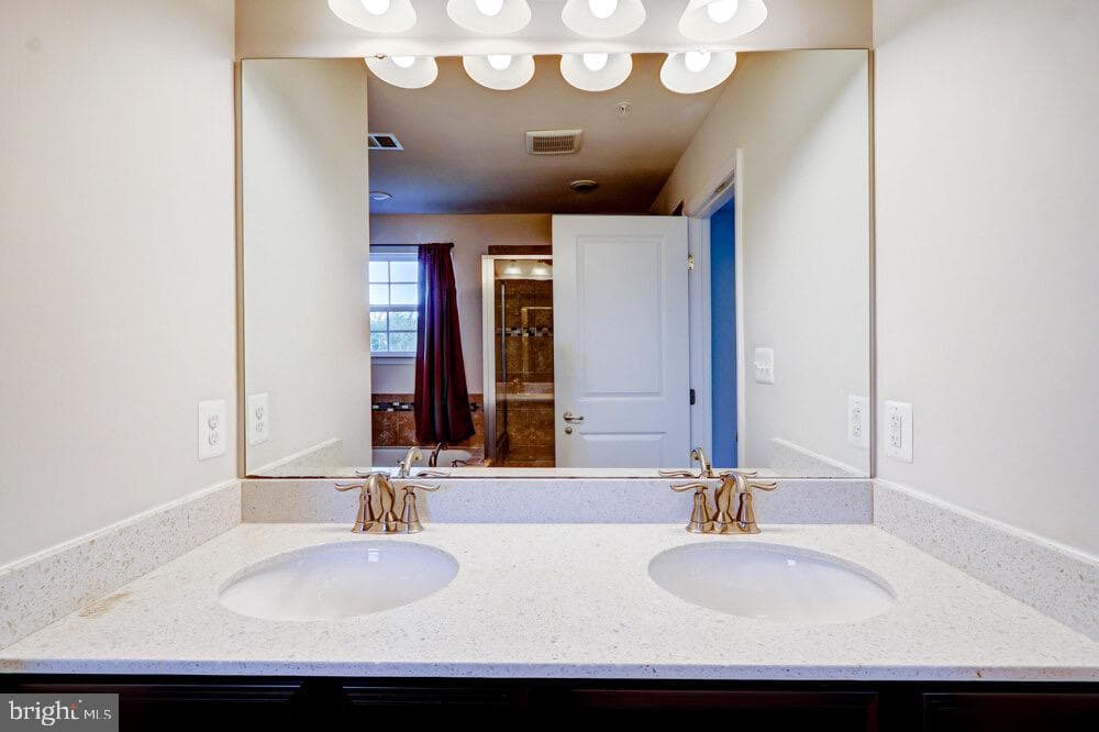 13708 Camelot Field Court photo 34