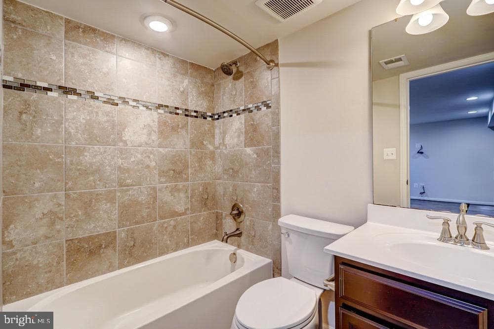 13708 Camelot Field Court photo 40