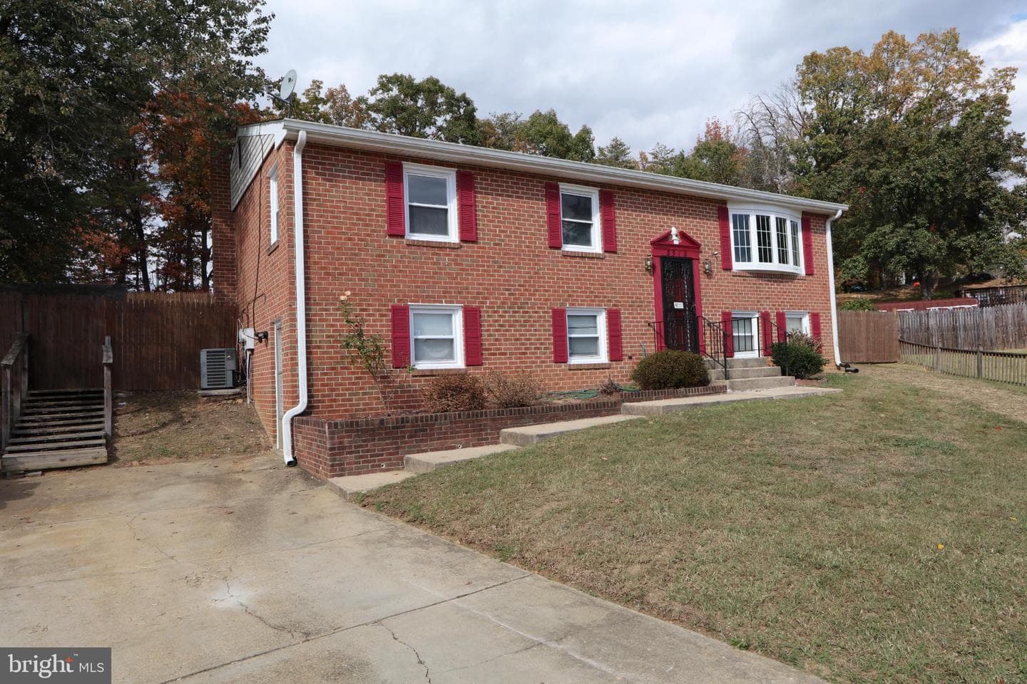 8910 Palmer Street photo 2