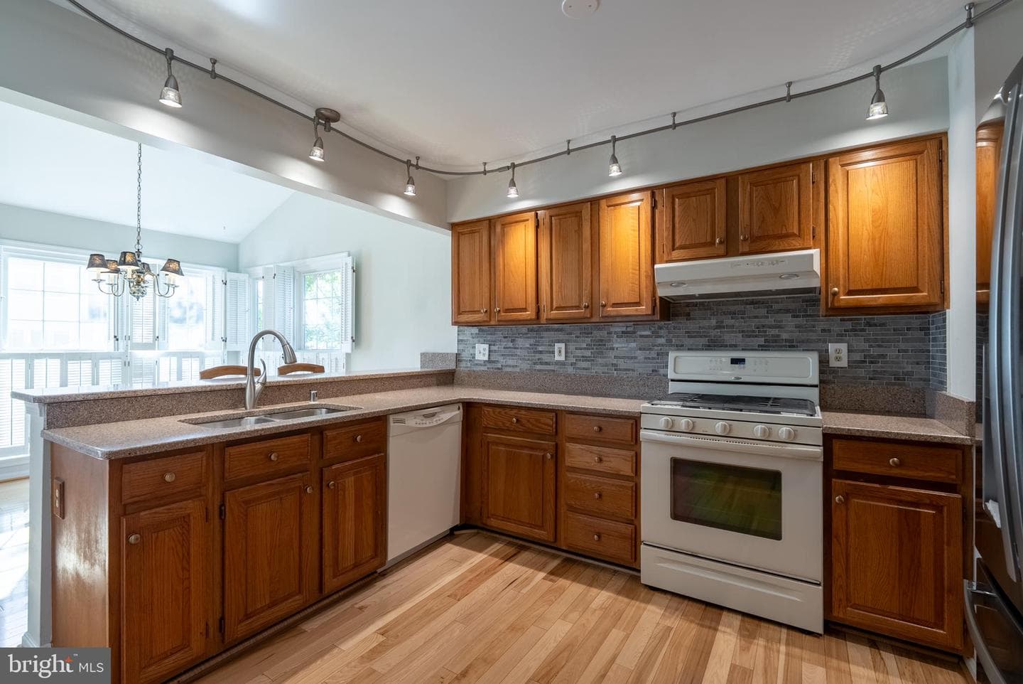 8007 Craddock Road photo 10