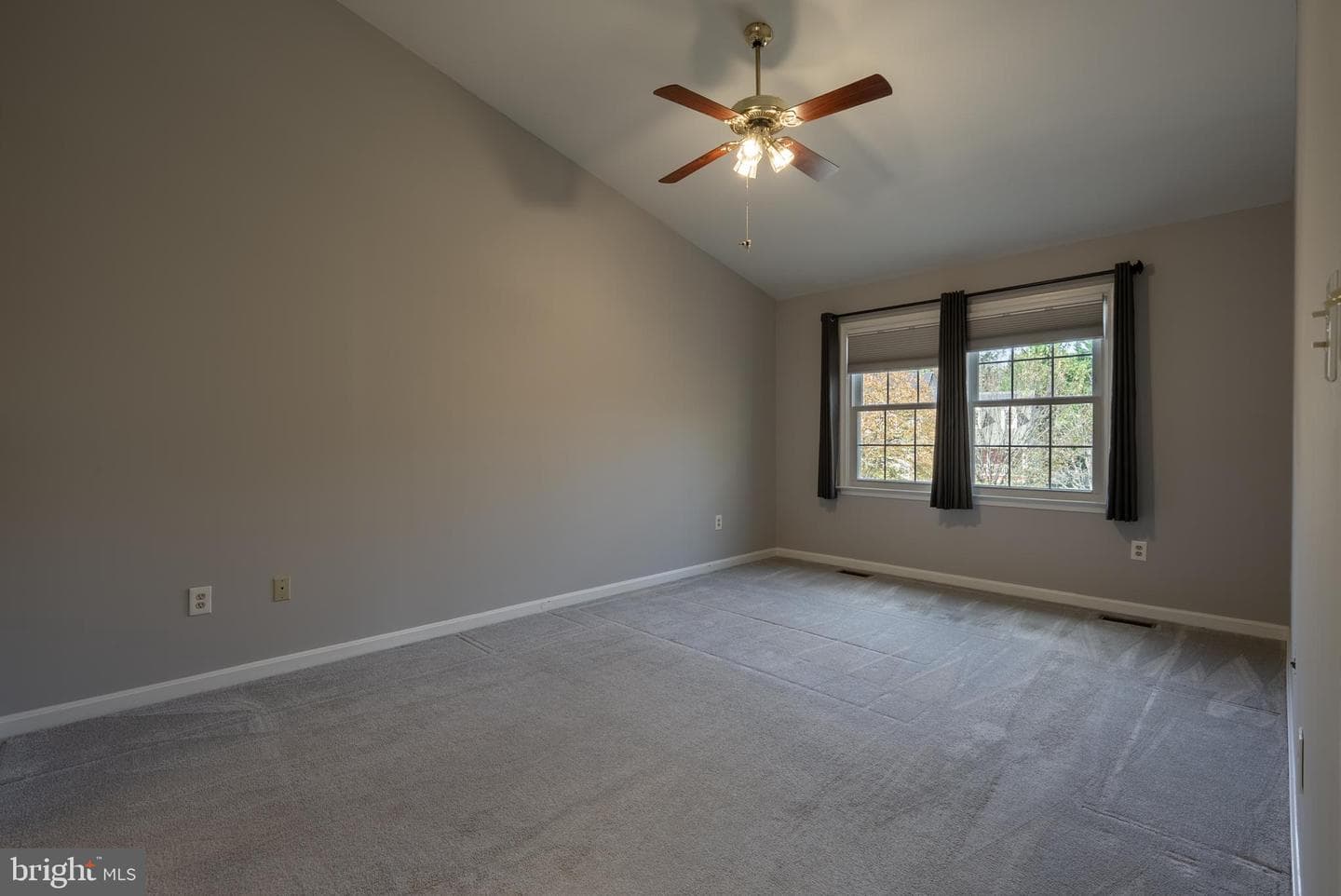 8007 Craddock Road photo 22