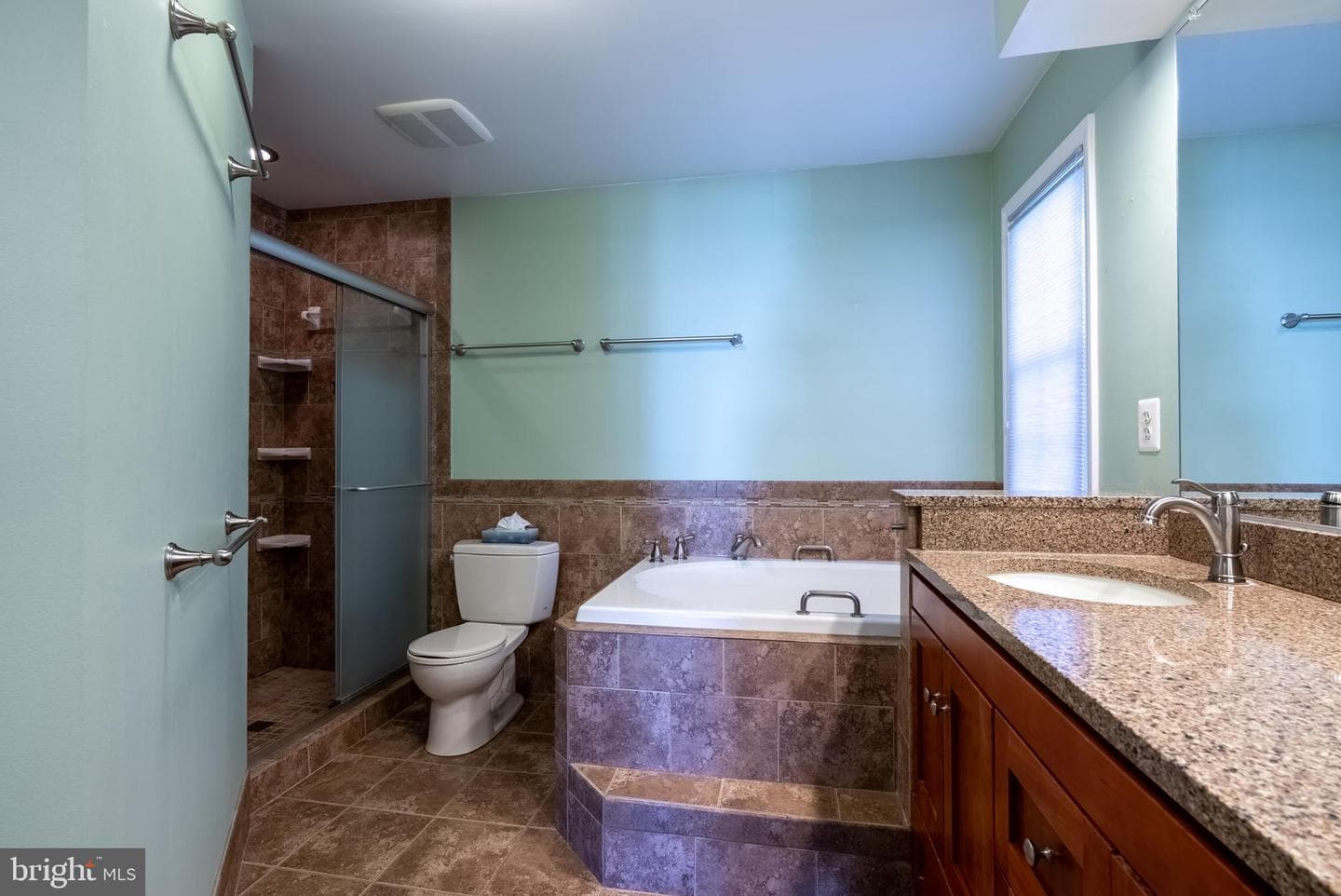 8007 Craddock Road photo 25