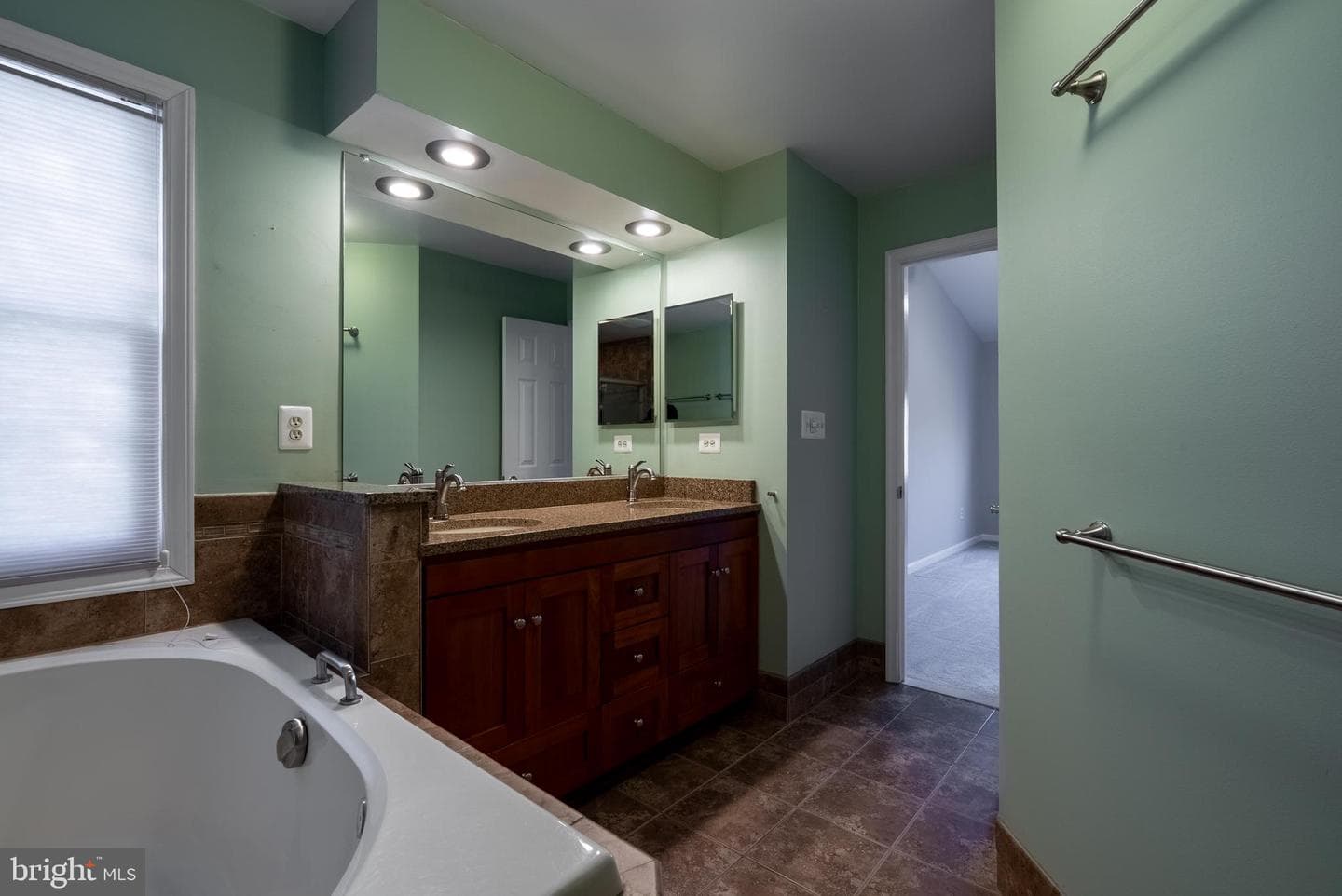 8007 Craddock Road photo 28