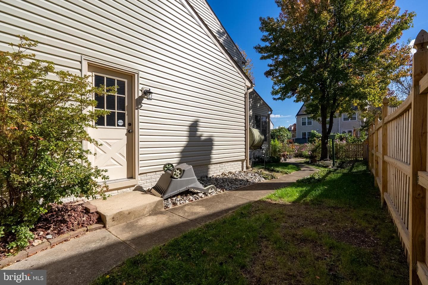 8007 Craddock Road photo 52