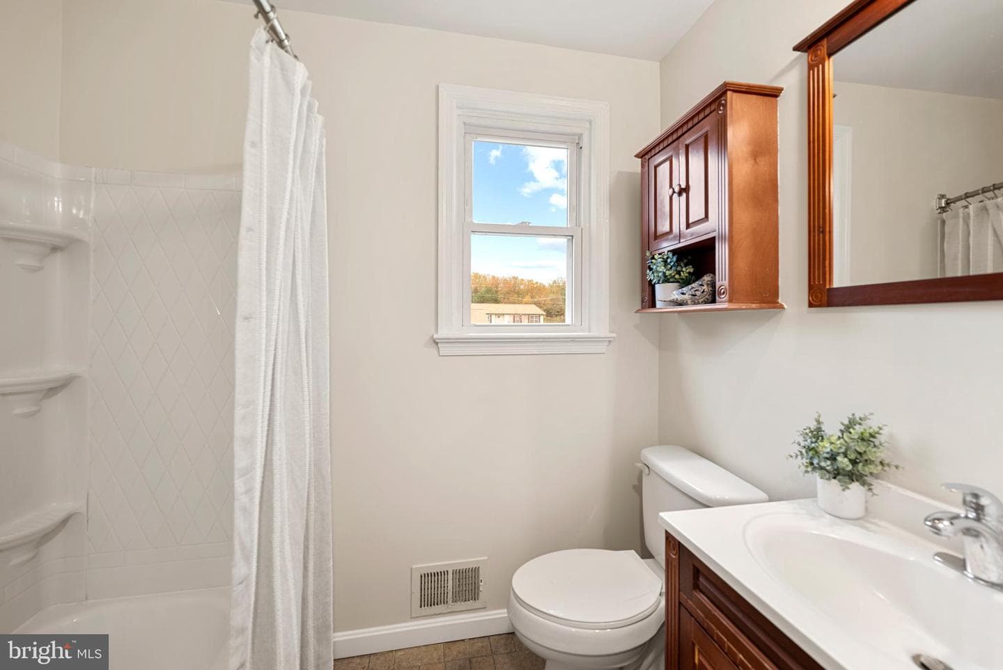 7807 Colonial Lane photo 14