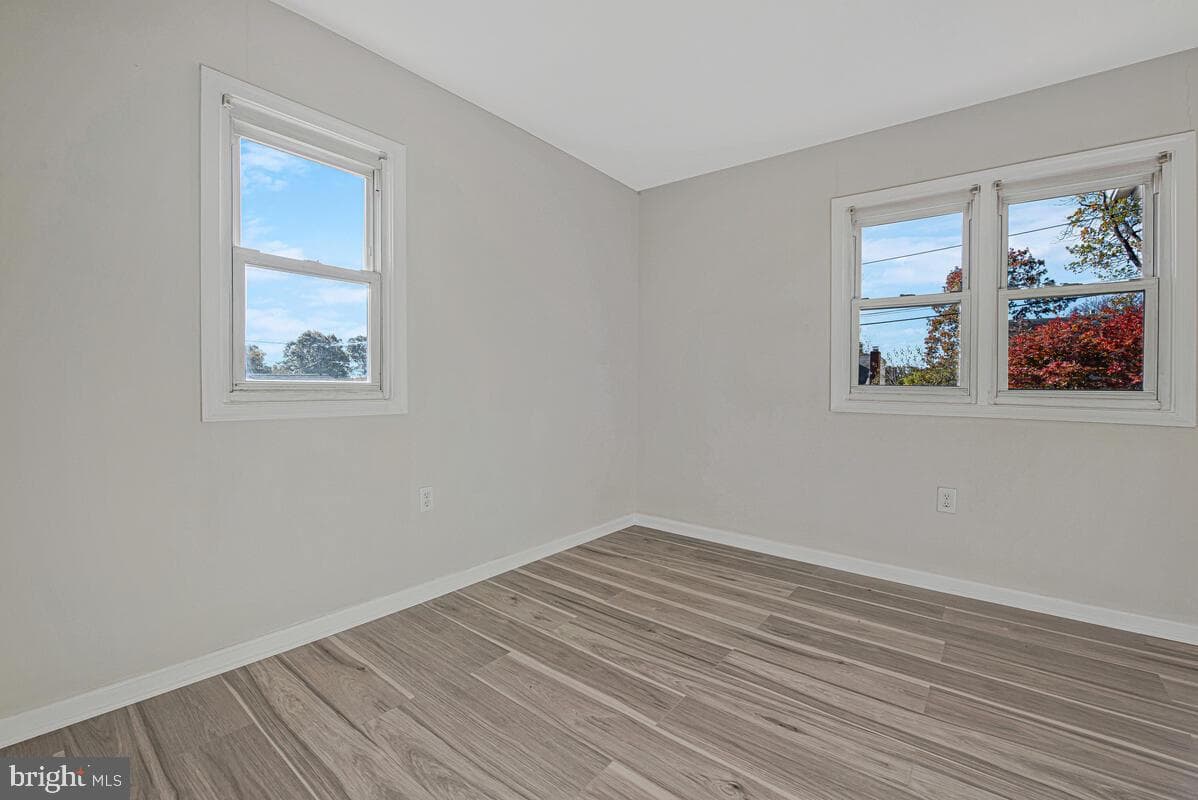 7712 Frederick Road photo 12