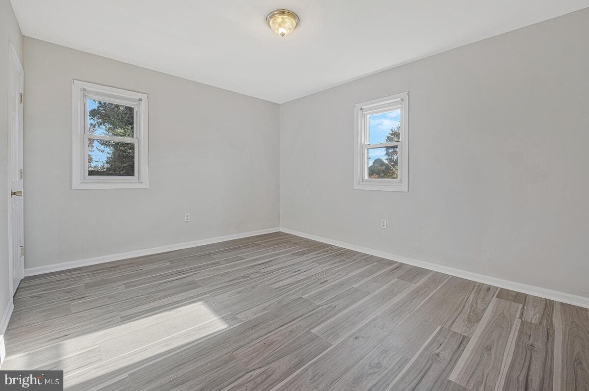 7712 Frederick Road photo 13