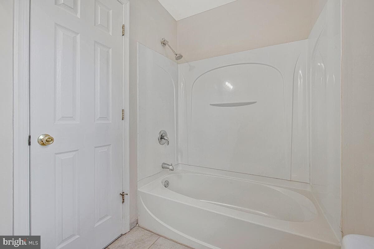 7712 Frederick Road photo 18
