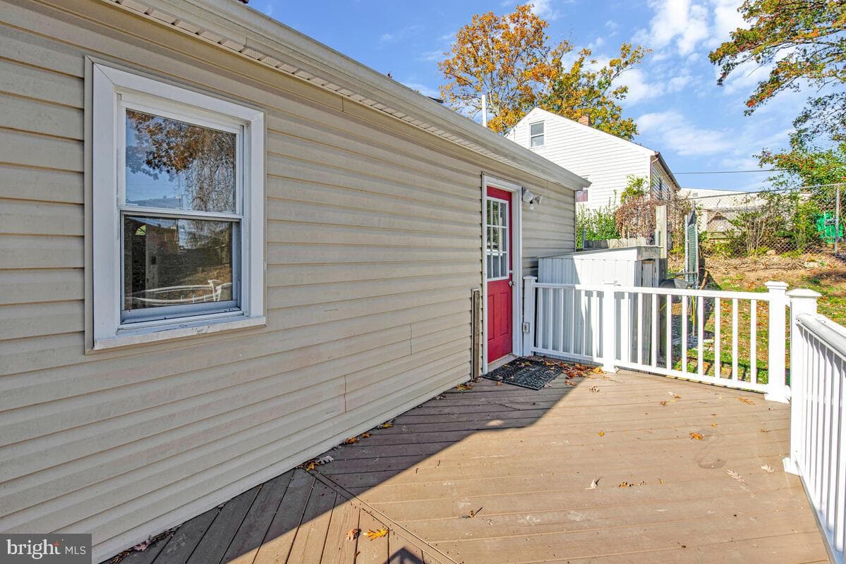 7712 Frederick Road photo 24