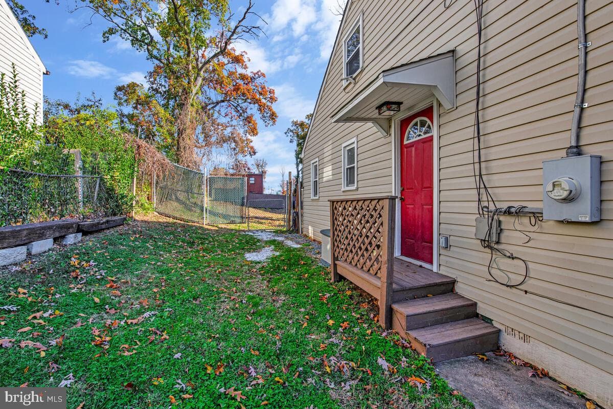 7712 Frederick Road photo 25