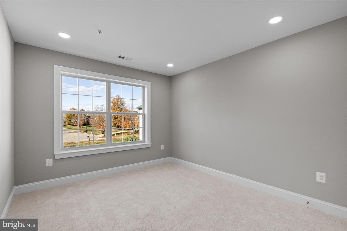 200 Lismore Drive photo 27