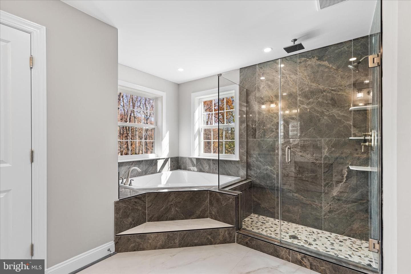 200 Lismore Drive photo 37