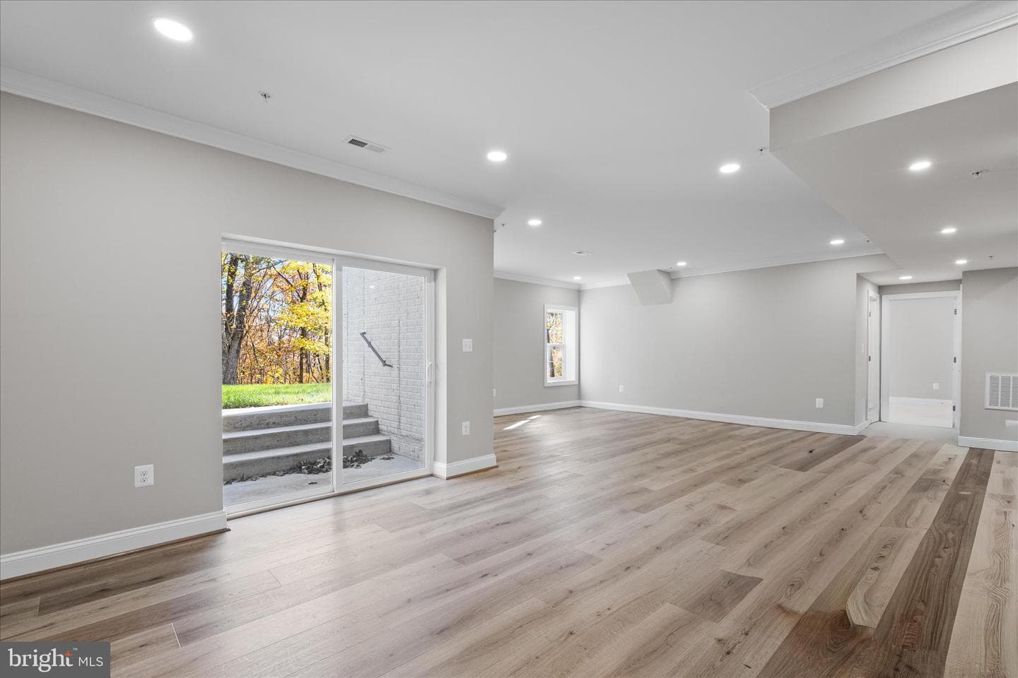 200 Lismore Drive photo 40