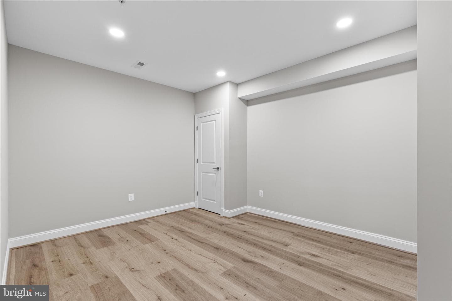 200 Lismore Drive photo 44