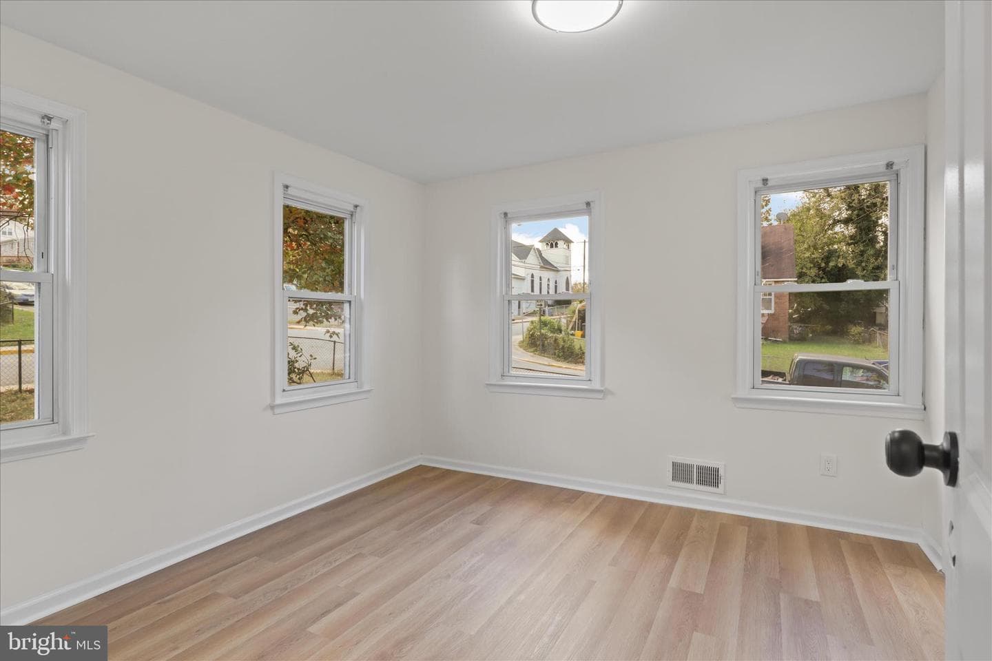 6110 Drylog Street photo 12