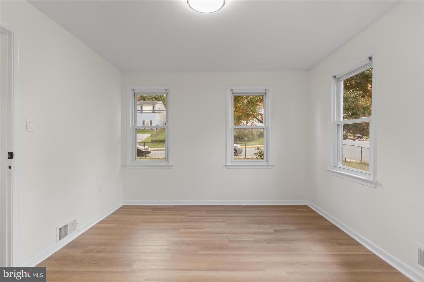 6110 Drylog Street photo 13