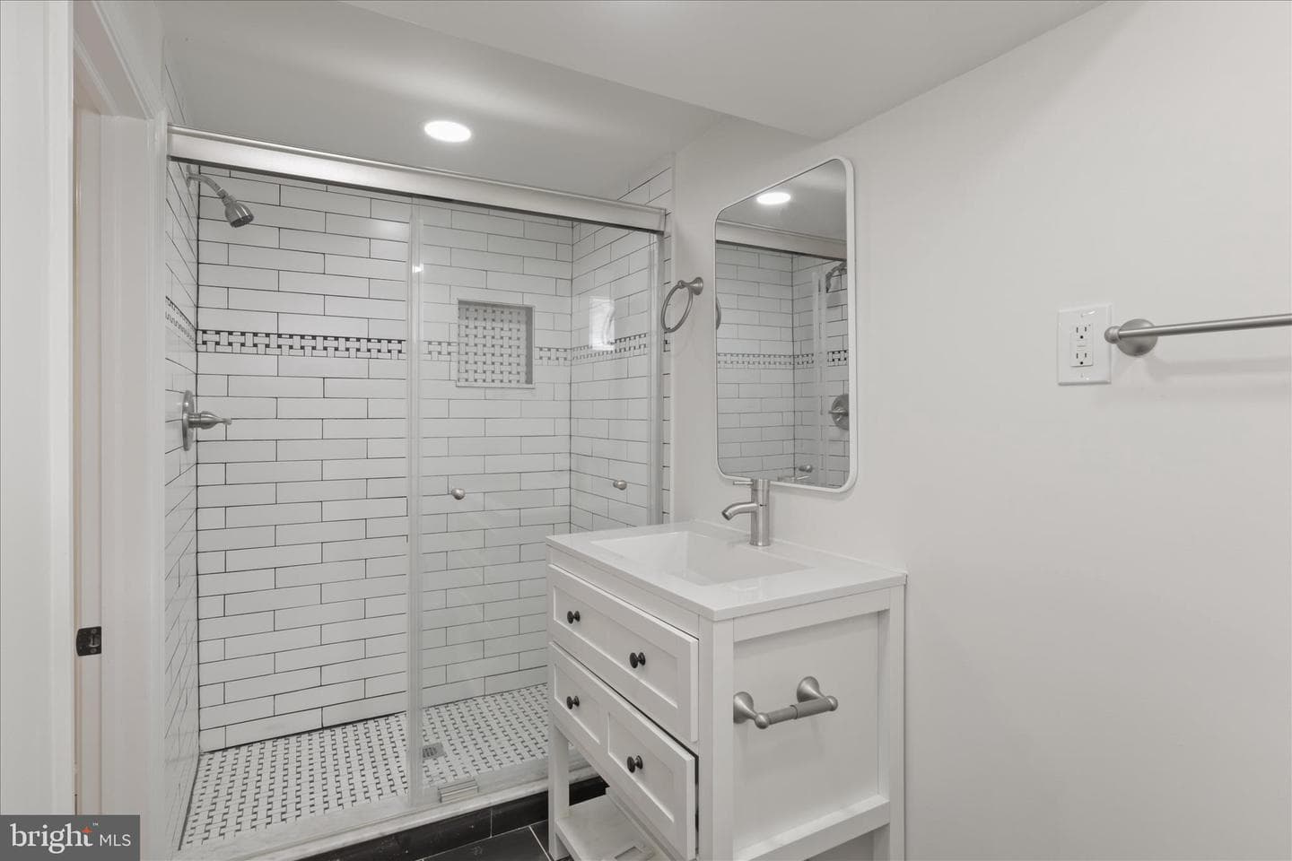 6110 Drylog Street photo 29