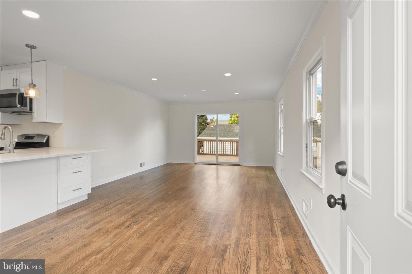 6110 Drylog Street photo 4