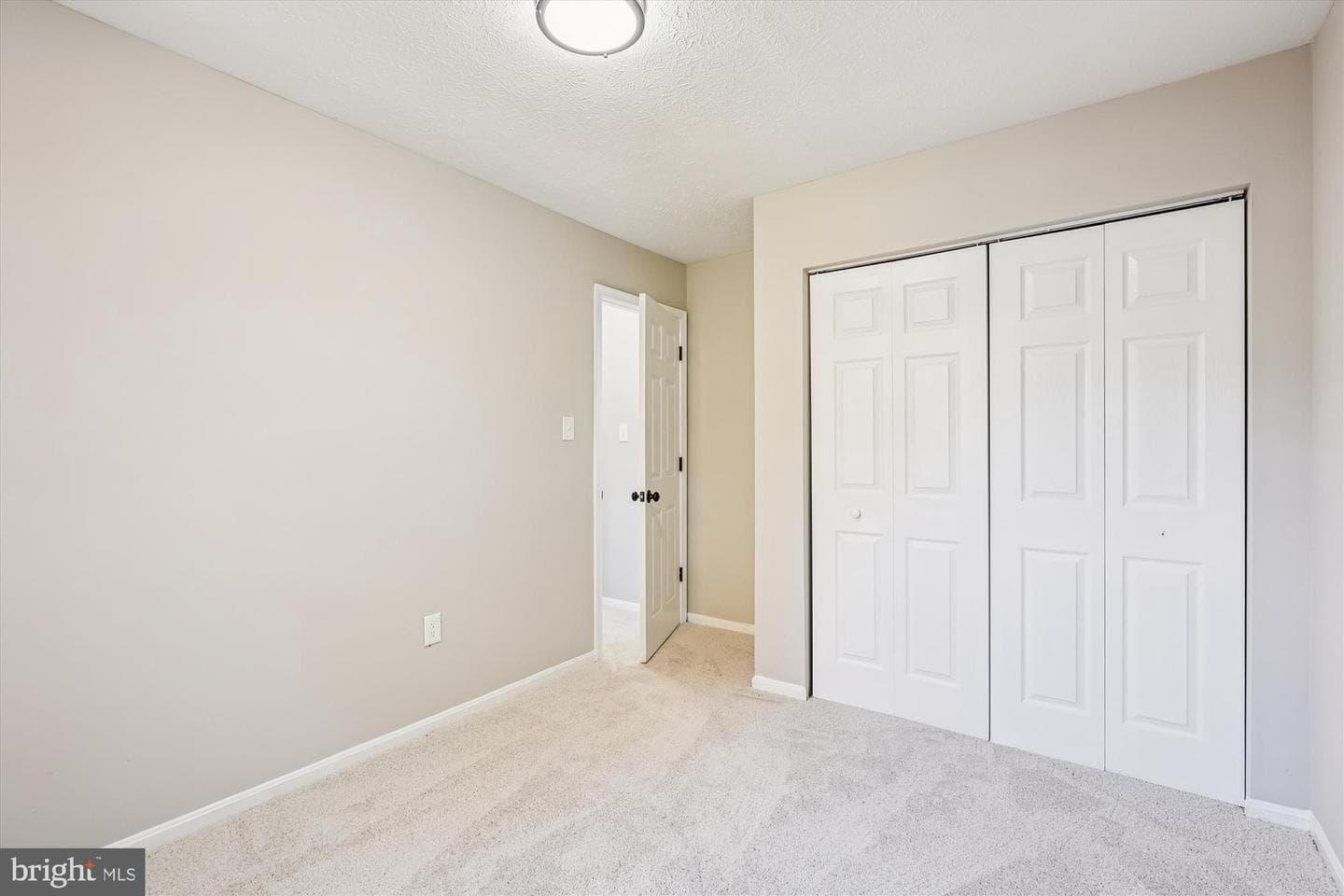 6906 Blue Holly Court photo 16