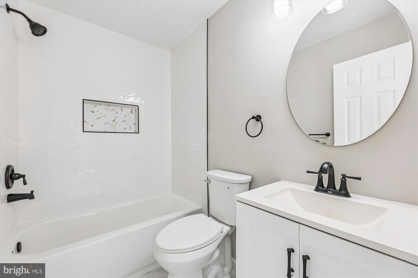 6906 Blue Holly Court photo 17