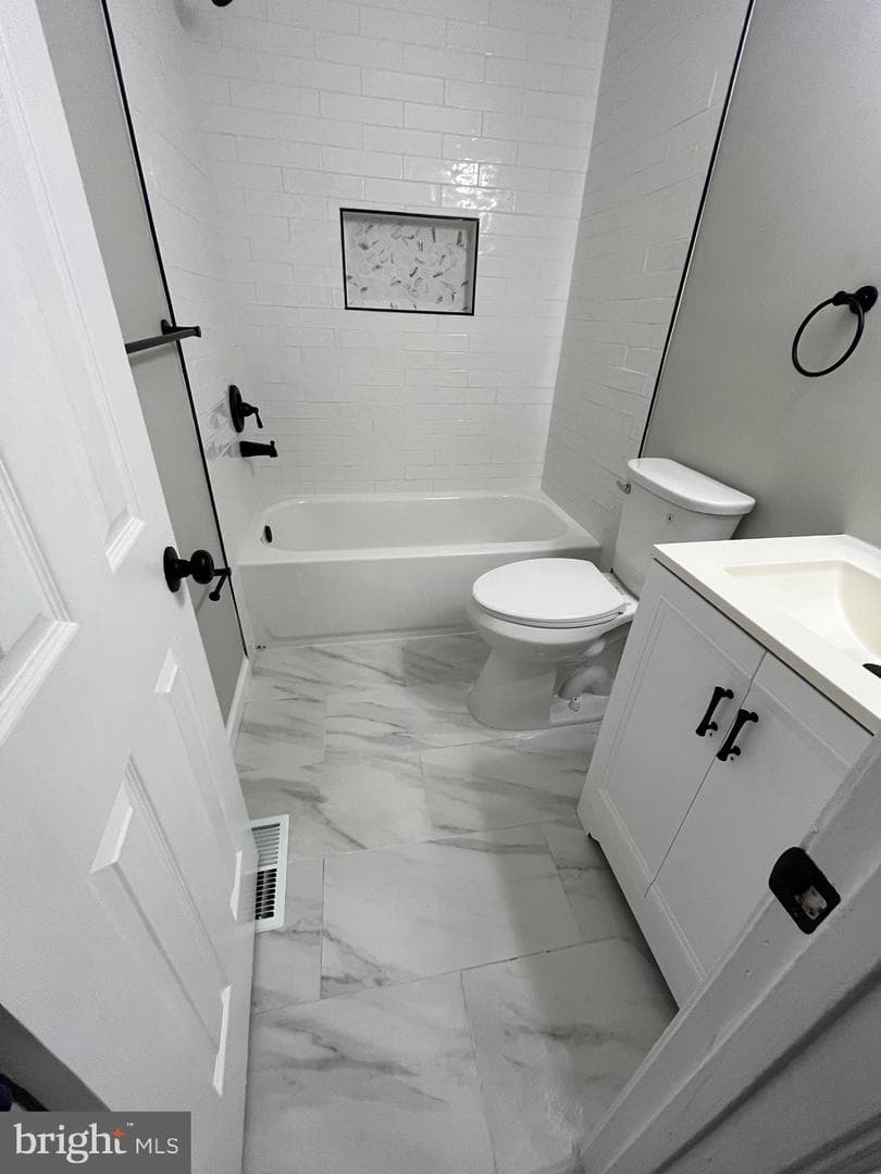 6906 Blue Holly Court photo 25