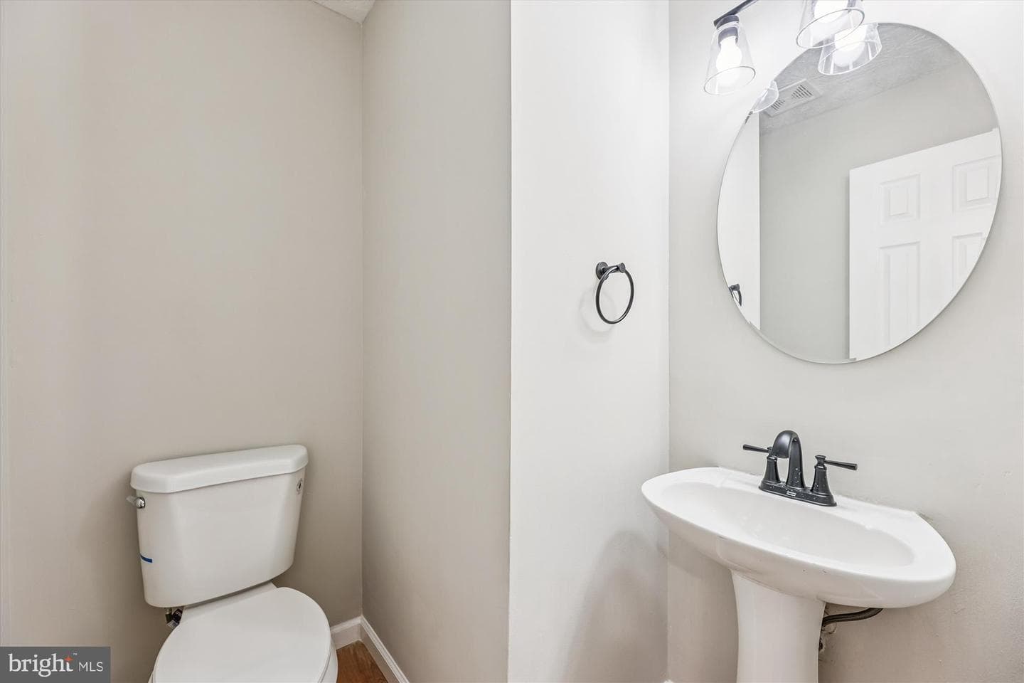 6906 Blue Holly Court photo 7