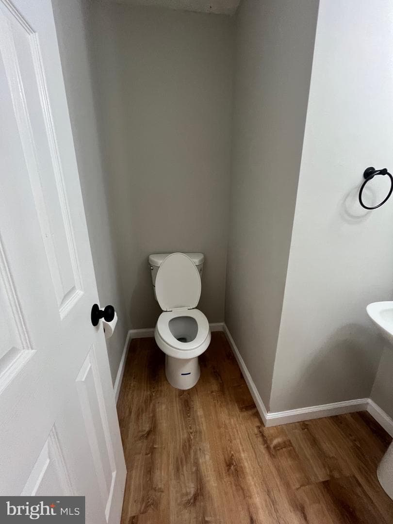6906 Blue Holly Court photo 9