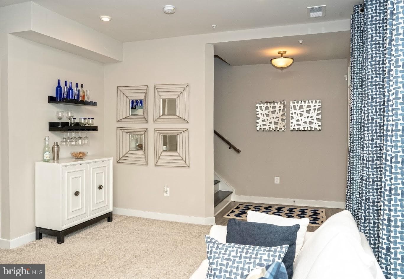 5611 Greenpoint Lane photo 4