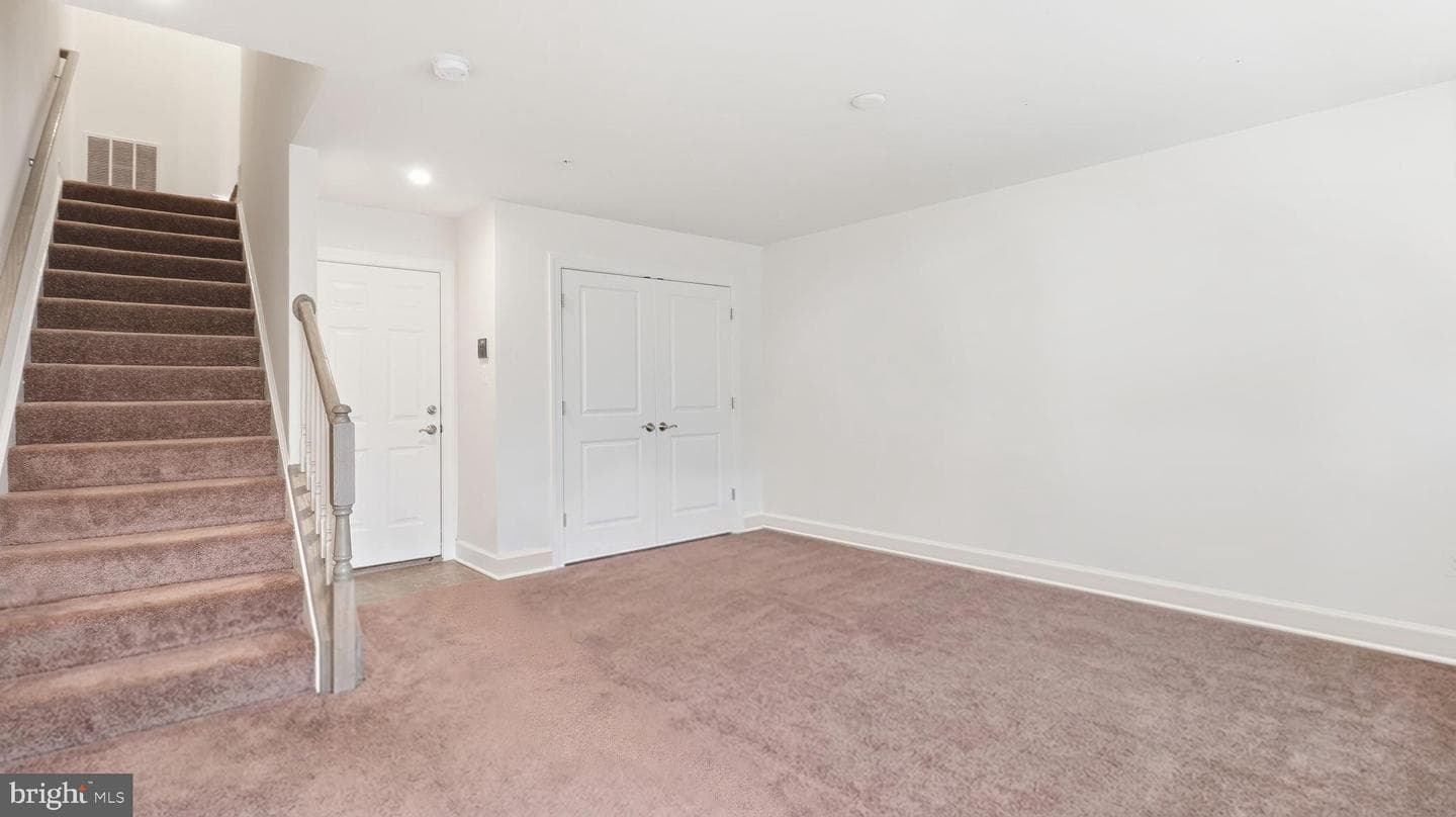 237 Phoenix Drive photo 4