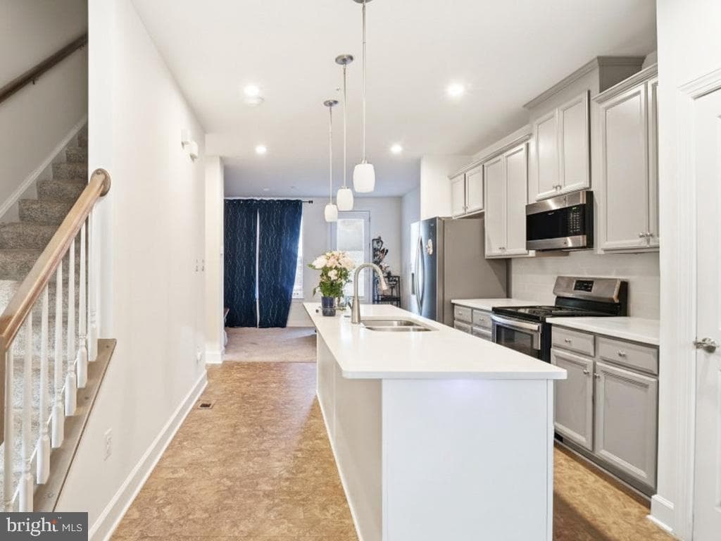 237 Phoenix Drive photo 6
