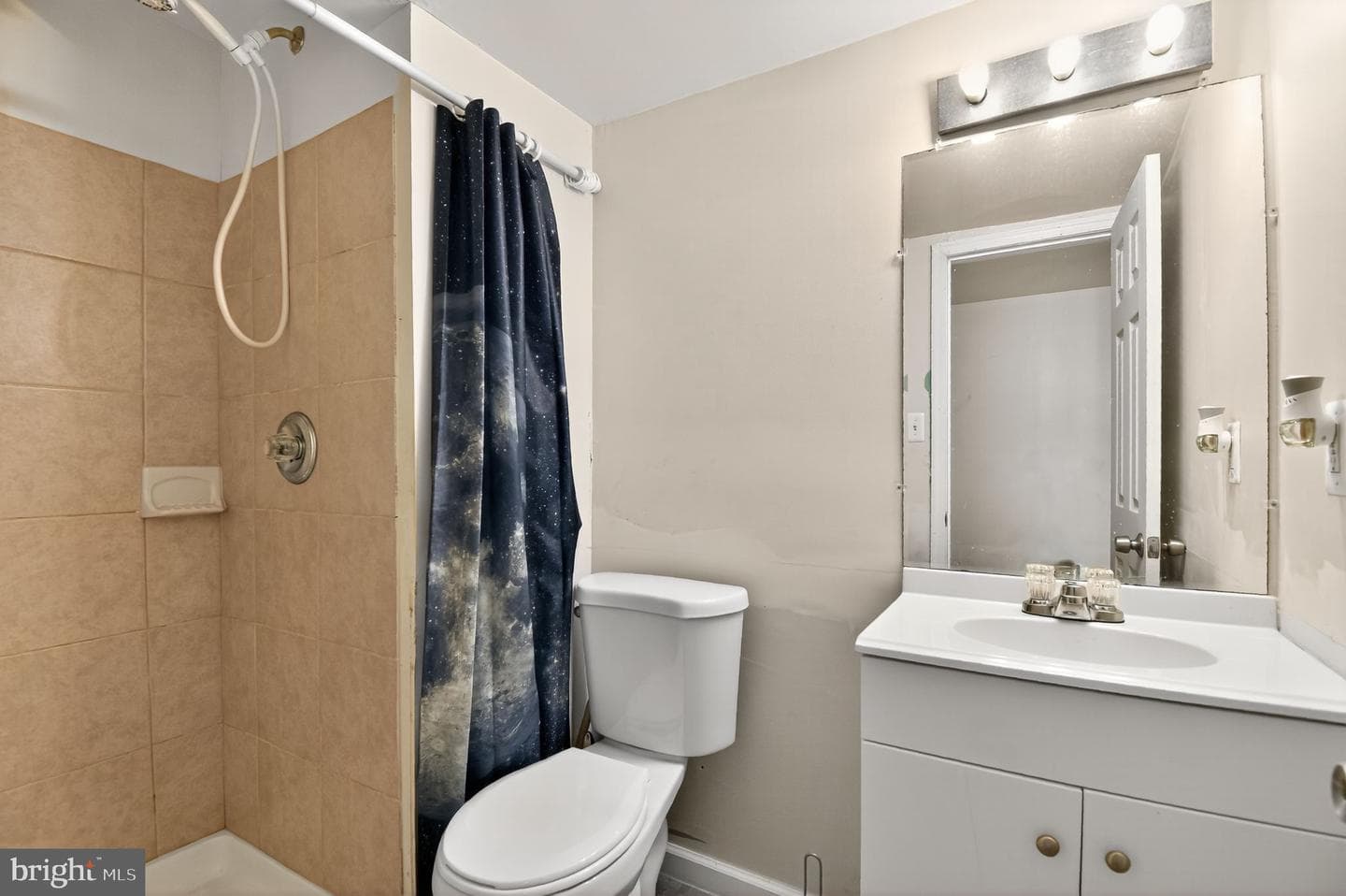 16504 Village Drive W photo 23