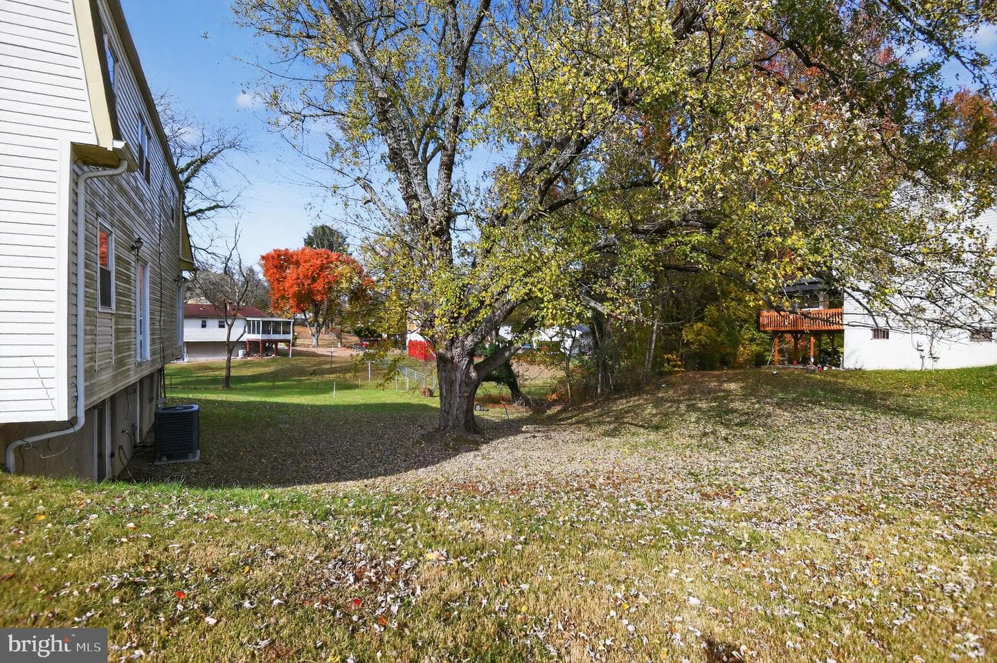 16504 Village Drive W photo 33