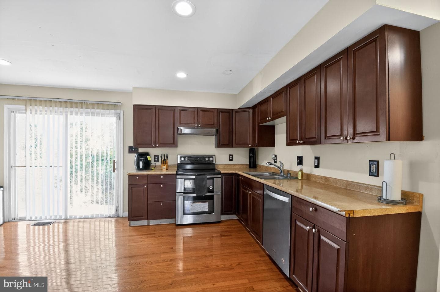 16504 Village Drive W photo 5