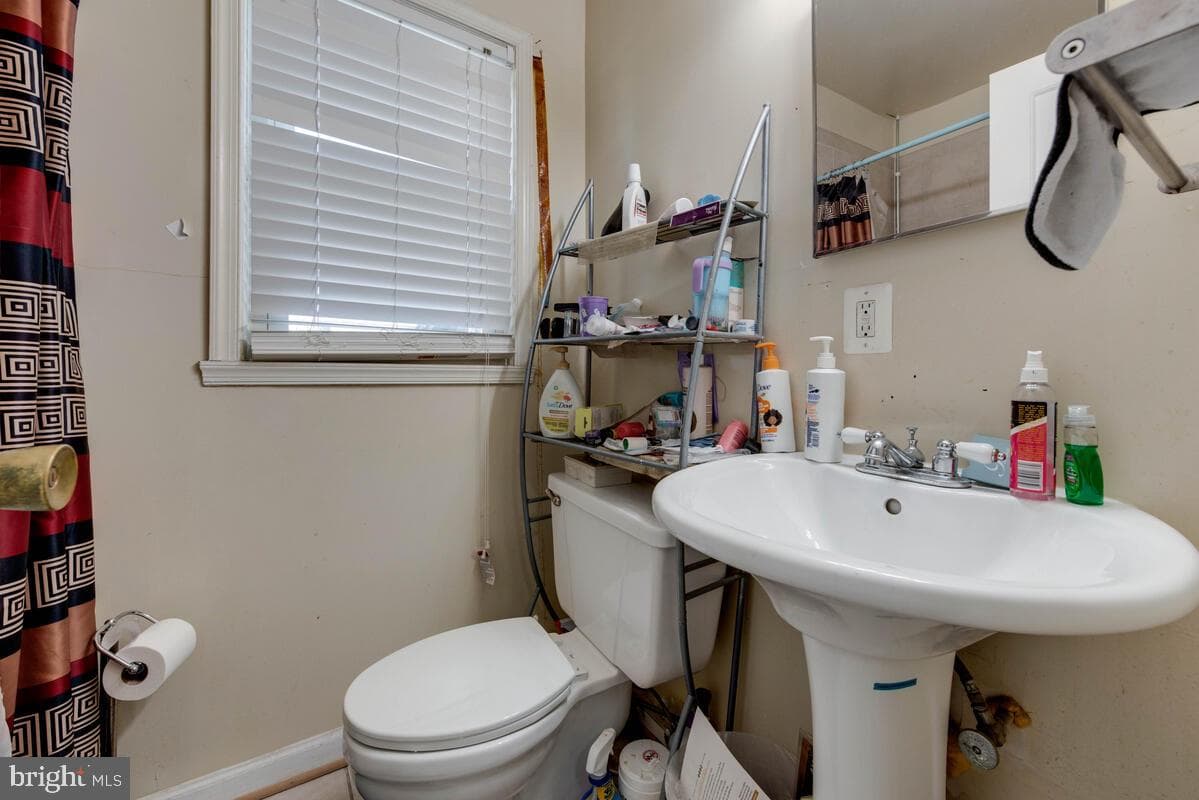 710 Somerset Place photo 17