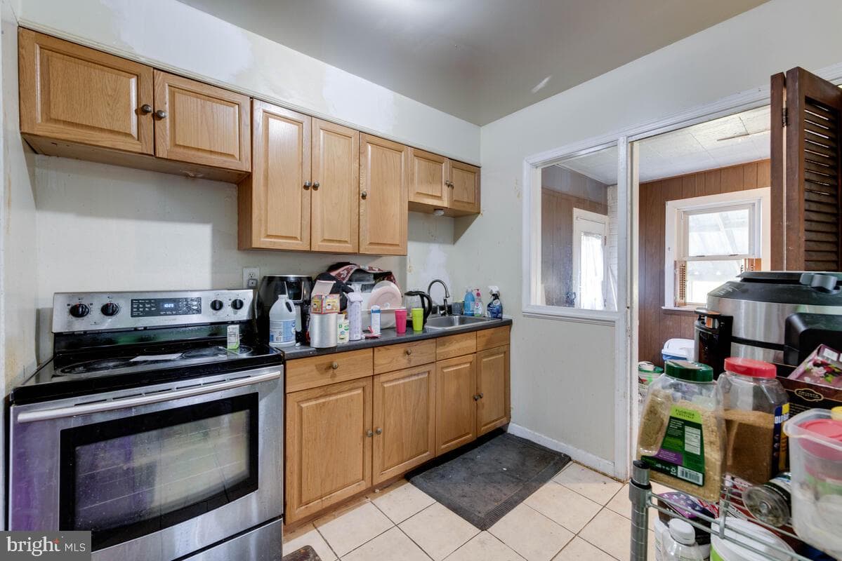 710 Somerset Place photo 8