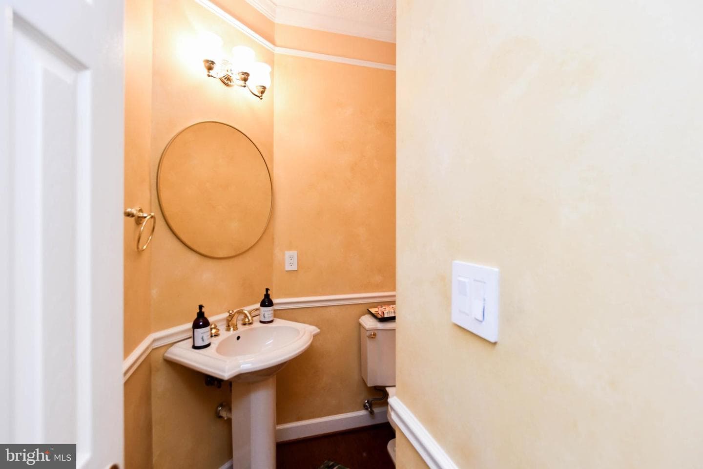11406 Canterbury Court photo 17