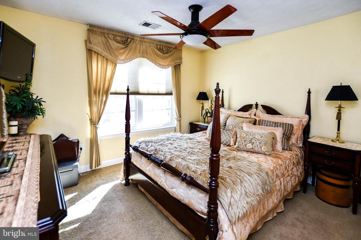 11406 Canterbury Court photo 44