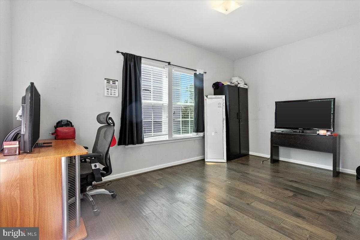 8518 Cedar Chase Drive photo 11