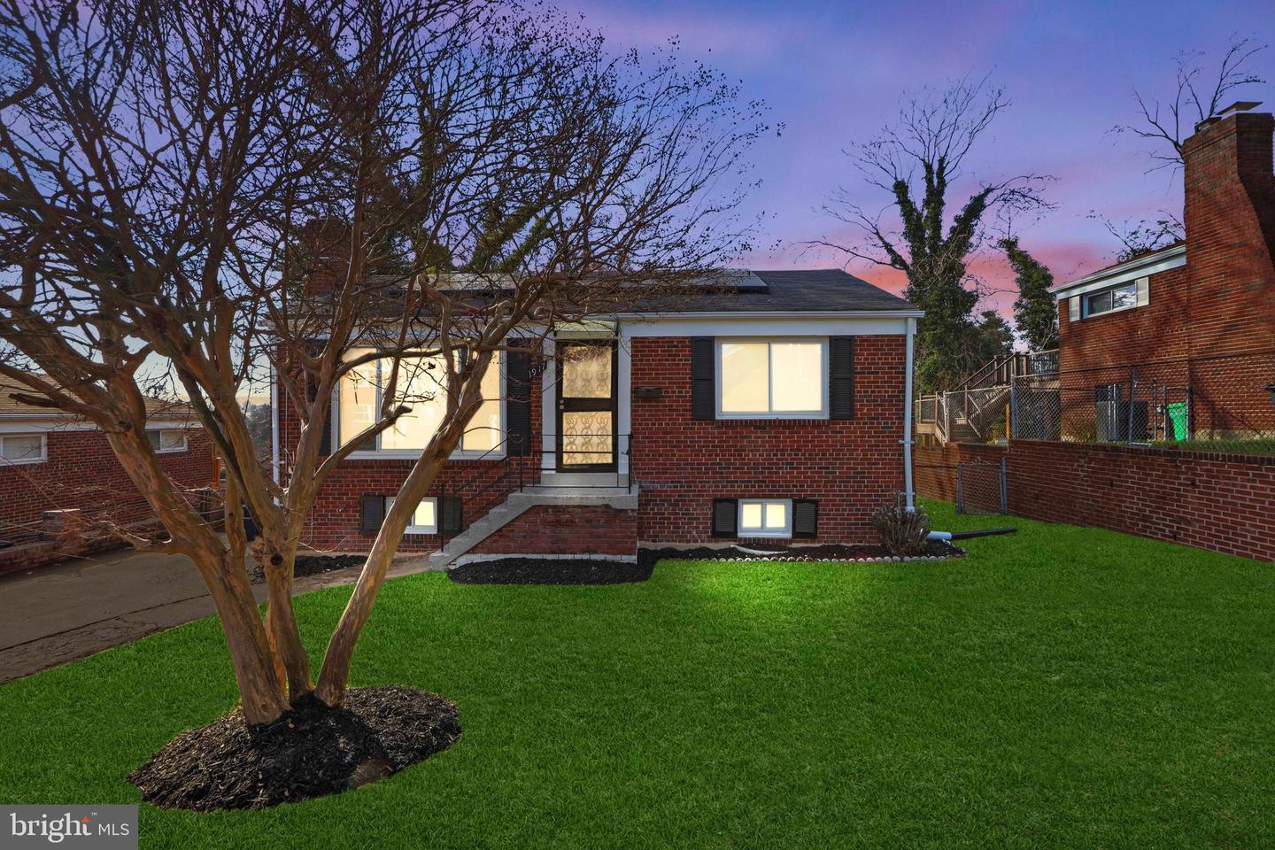 1917 Nova Avenue