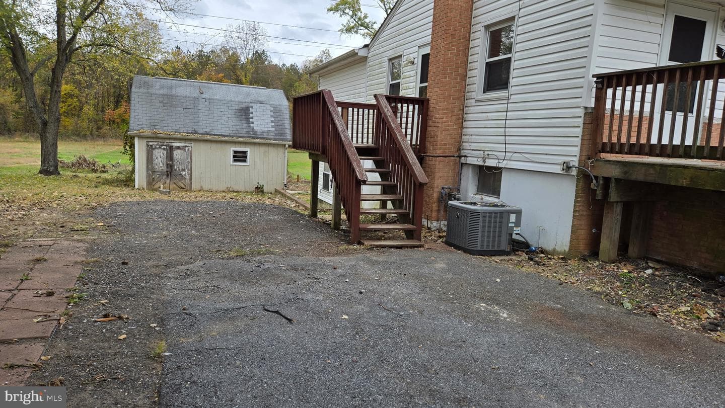 7011 Old Chapel Drive photo 3