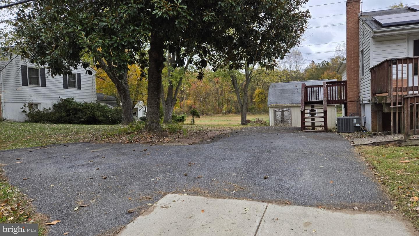 7011 Old Chapel Drive photo 4