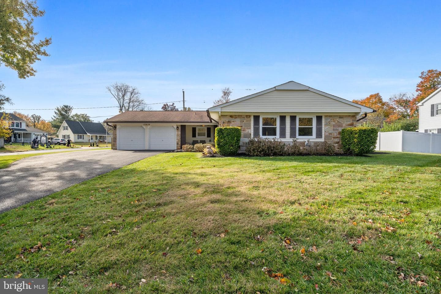 12419 Kensington Lane photo 1