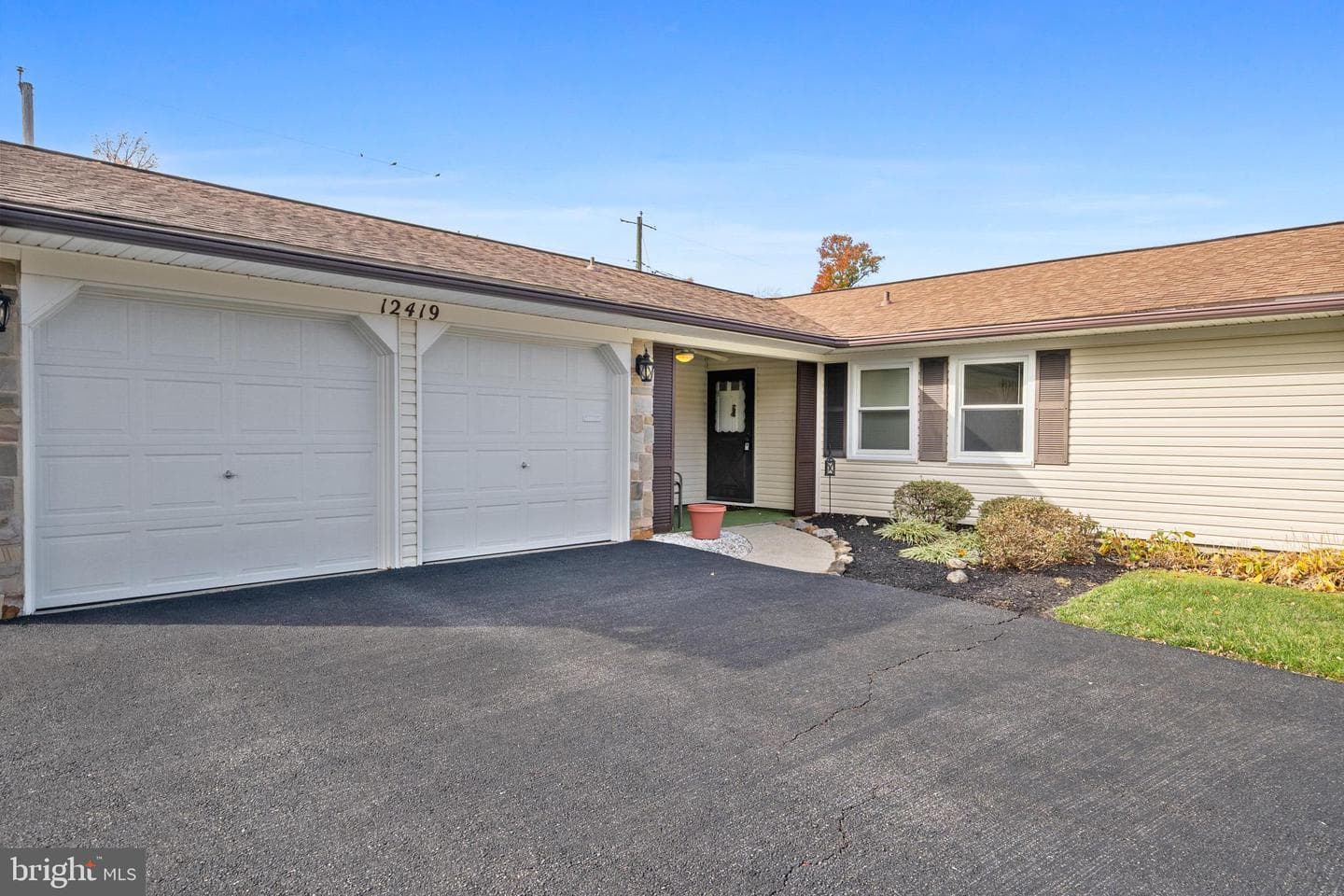 12419 Kensington Lane photo 2