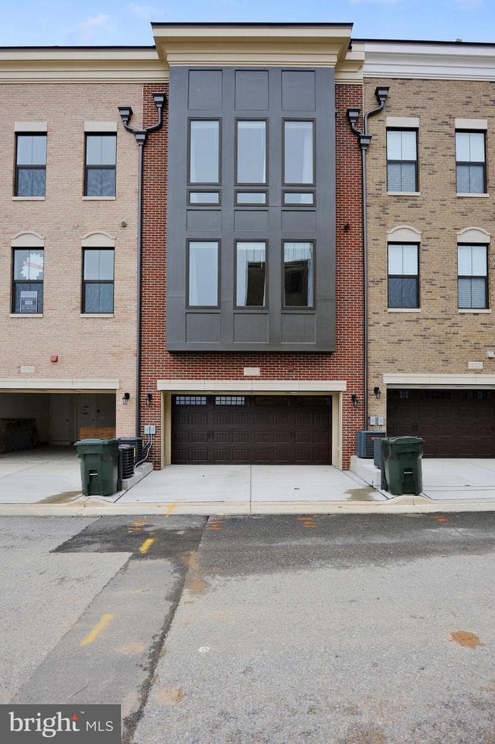 520 Harborview Drive photo 1