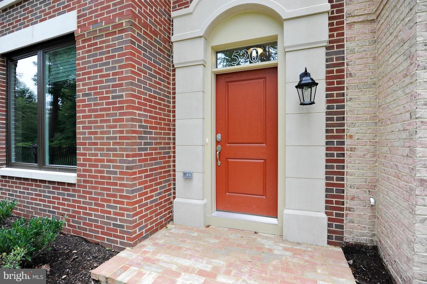 520 Harborview Drive photo 2
